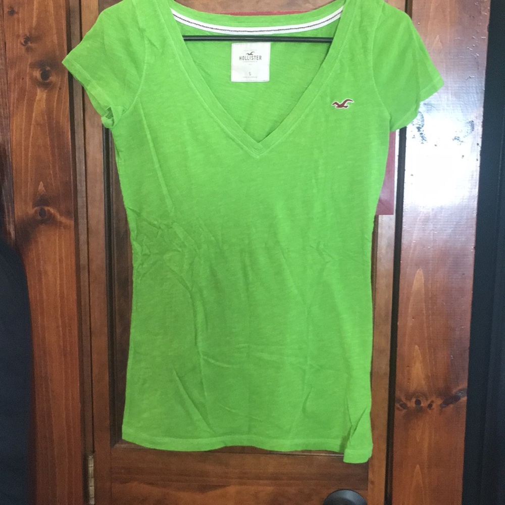 🌺Gently Used Hollister T-Shirt🌺